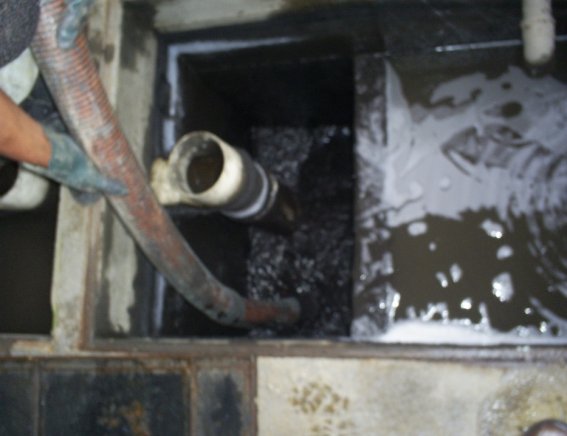 Limpezas de Caixa Separadora em Sp em São José dos Campos - Limpeza de Caixa Separadora de água e óleo